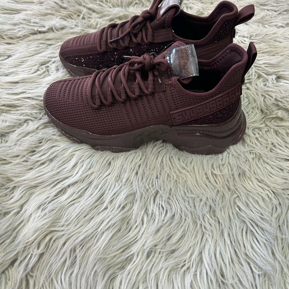 Steve Madden Burgundy Multi Maxima Sneaker - Picture 2 of 12